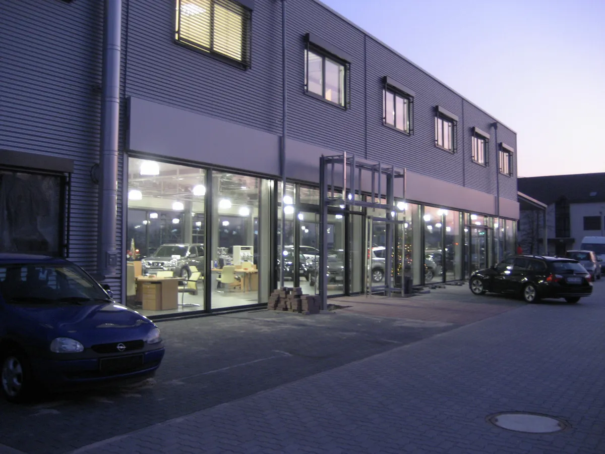 Neubau Autohaus